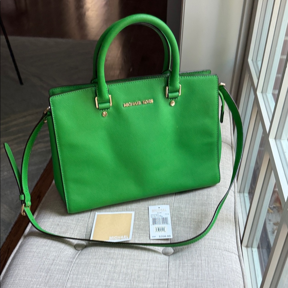 Michael Kors Vibrant Green bag